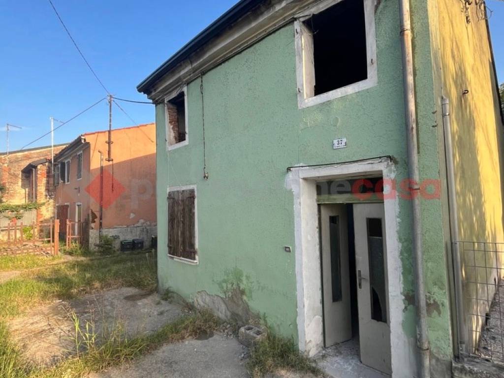 casa indipendente in vendita ad Arcole in zona Gazzolo