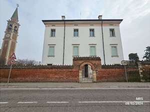 locale di sgombero in vendita ad Arcole