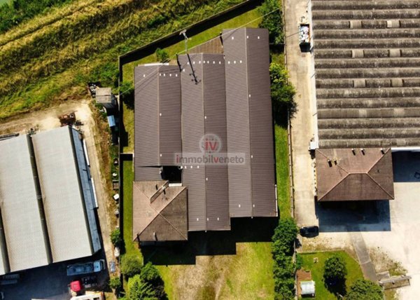 capannone in vendita ad Arcole