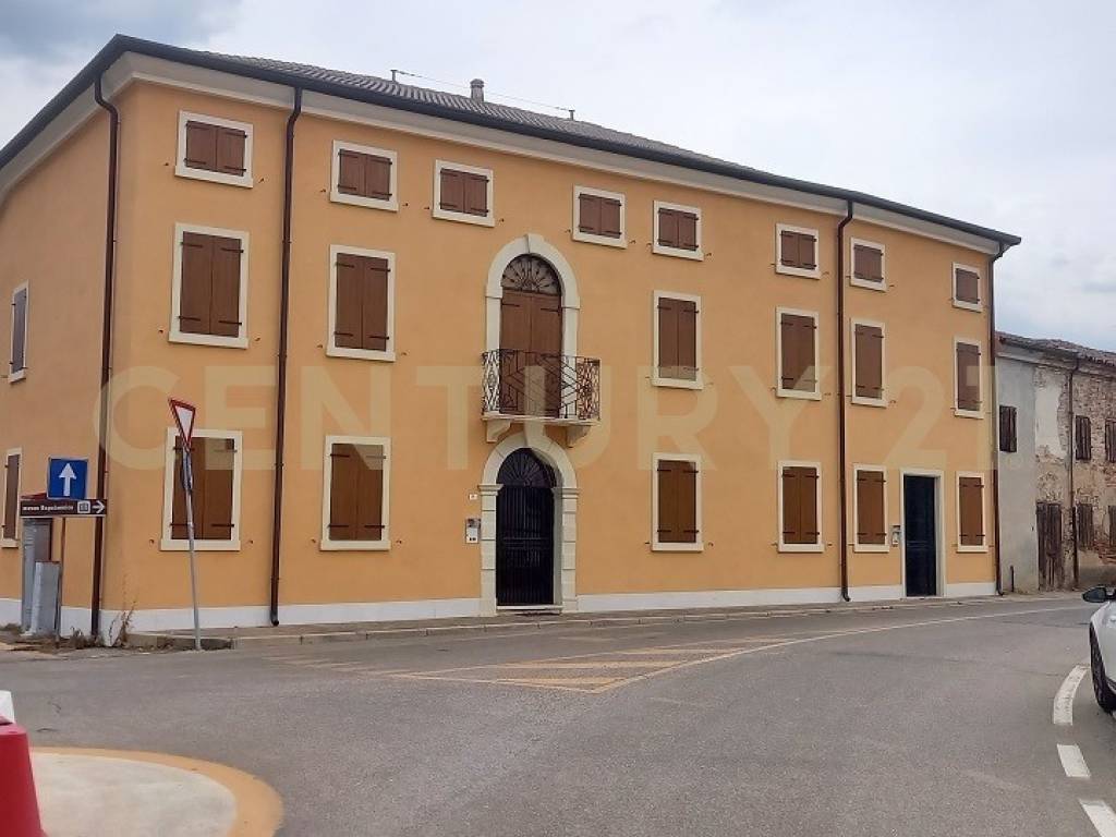 villa in vendita ad Arcole