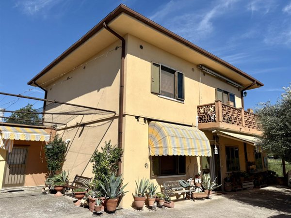 casa indipendente in vendita ad Arcole in zona Gazzolo