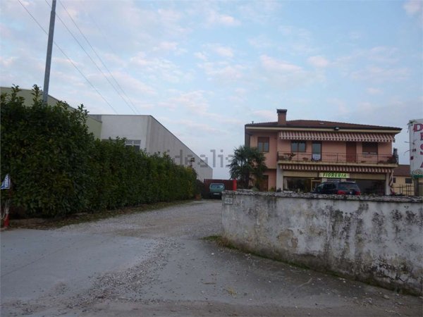 negozio in vendita ad Arcole