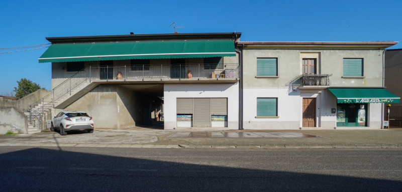 locale commerciale in vendita ad Arcole