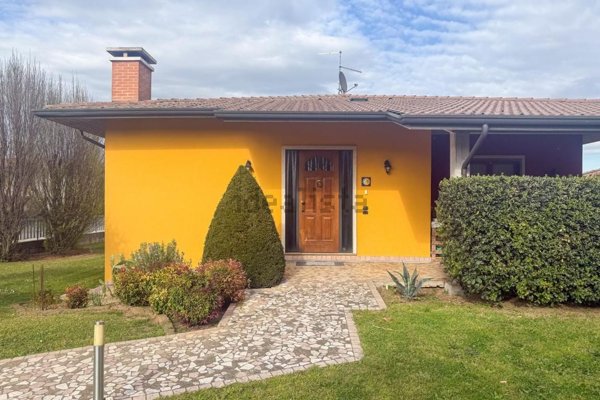 casa indipendente in vendita ad Arcole in zona Gazzolo