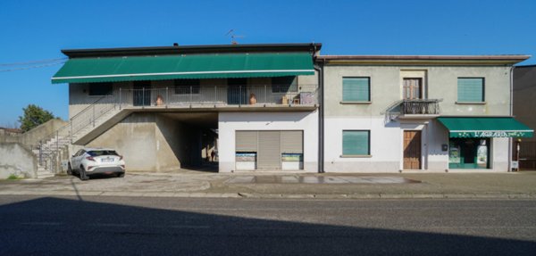 negozio in vendita ad Arcole in zona Gazzolo