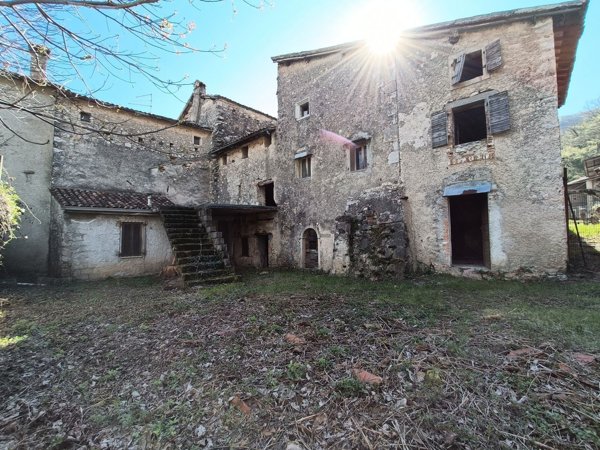 casale in vendita a Badia Calavena