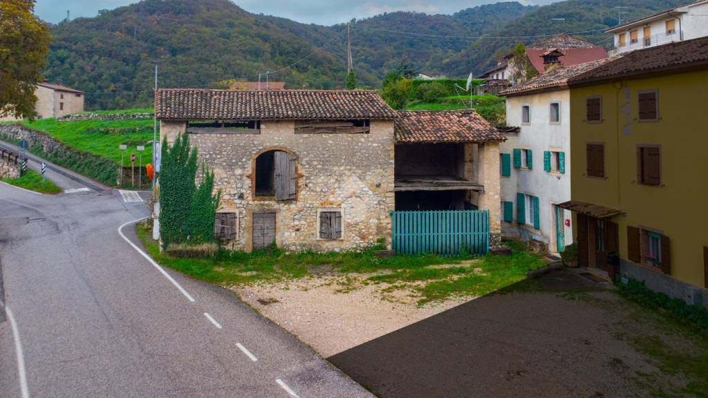 casa indipendente in vendita a Badia Calavena