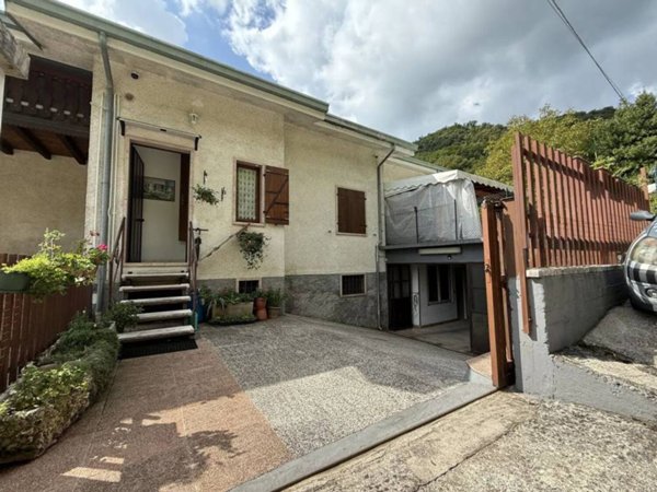 casa indipendente in vendita a Badia Calavena