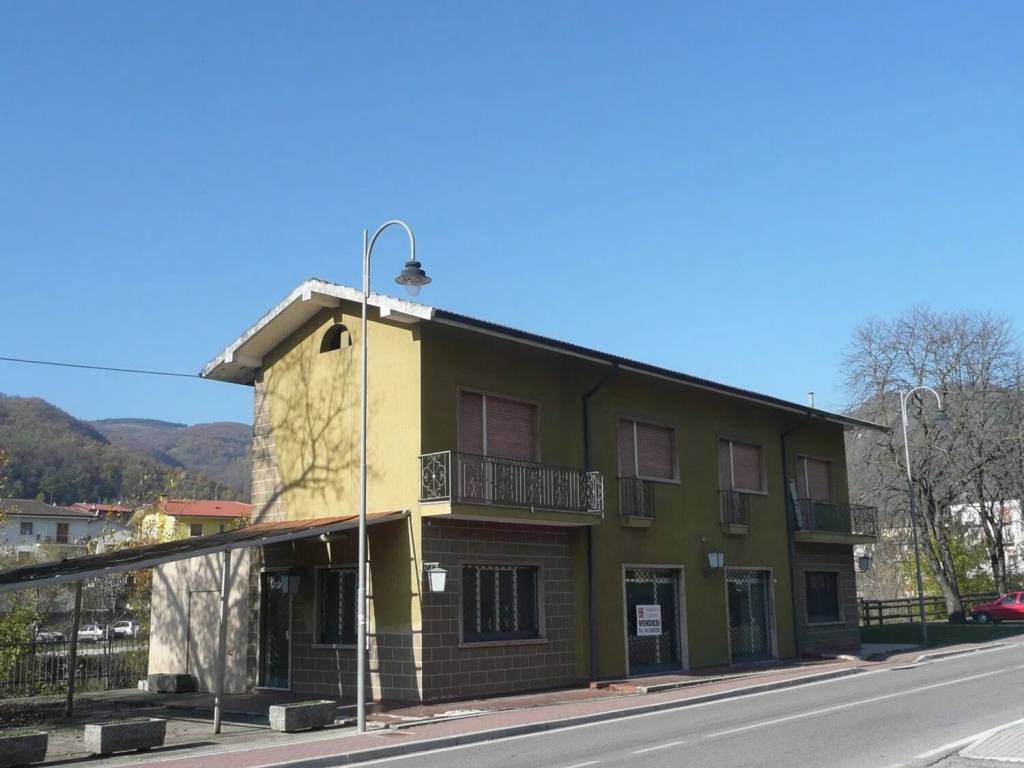 negozio in vendita a Badia Calavena