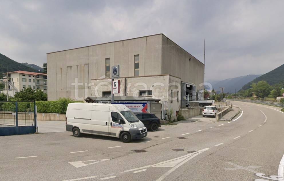 locale commerciale in vendita a Badia Calavena