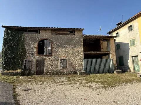 casa indipendente in vendita a Badia Calavena in zona Sant'Andrea