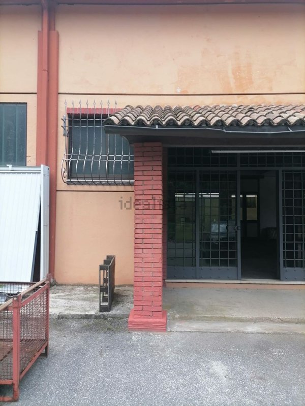 capannone in vendita a Badia Calavena