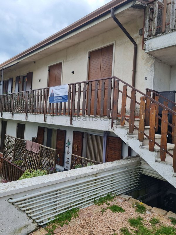 appartamento in vendita a Badia Calavena in zona San Valentino