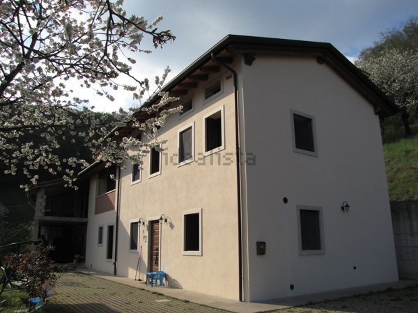 casa indipendente in vendita a Badia Calavena