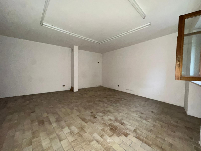 negozio in vendita a Badia Calavena