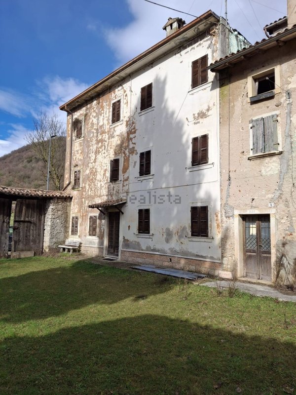 casa indipendente in vendita a Badia Calavena in zona Sprea
