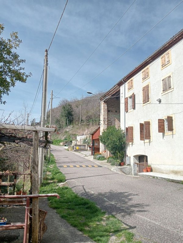 casa indipendente in vendita a Badia Calavena in zona Sprea