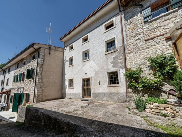 casa indipendente in vendita a Badia Calavena