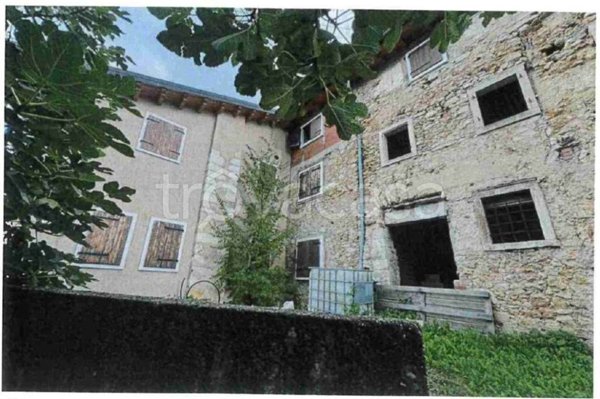 casa indipendente in vendita a Badia Calavena in zona Badia Calavena