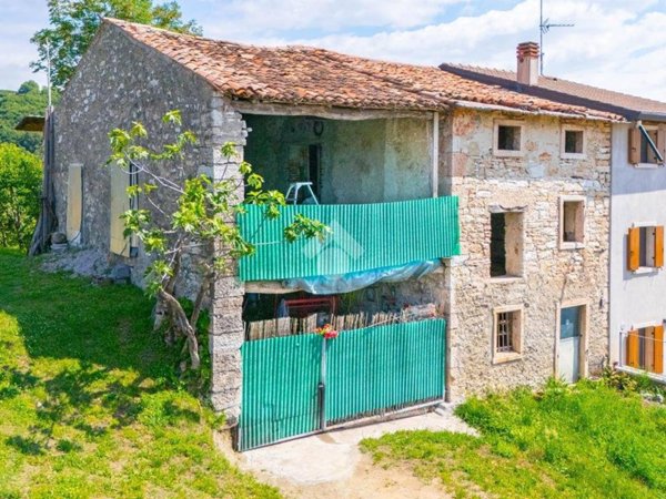 appartamento in vendita a Badia Calavena in zona Badia Calavena