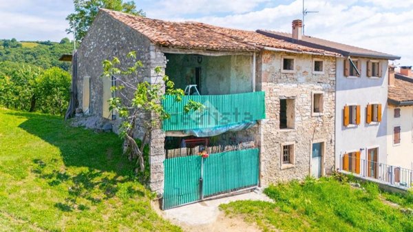 appartamento in vendita a Badia Calavena in zona Badia Calavena