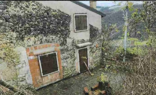 casa indipendente in vendita a Badia Calavena in zona Badia Calavena