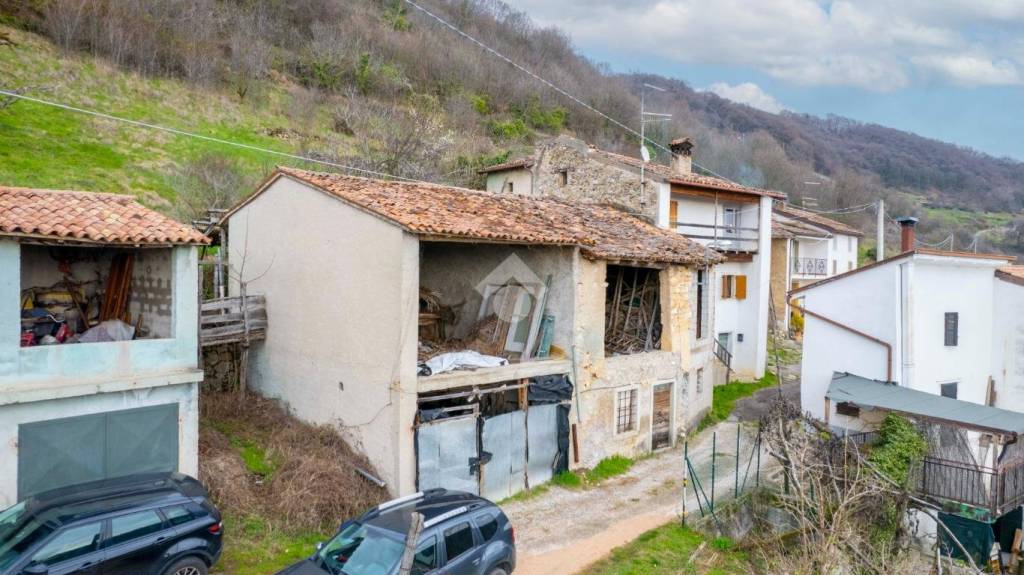 appartamento in vendita a Badia Calavena in zona Sprea