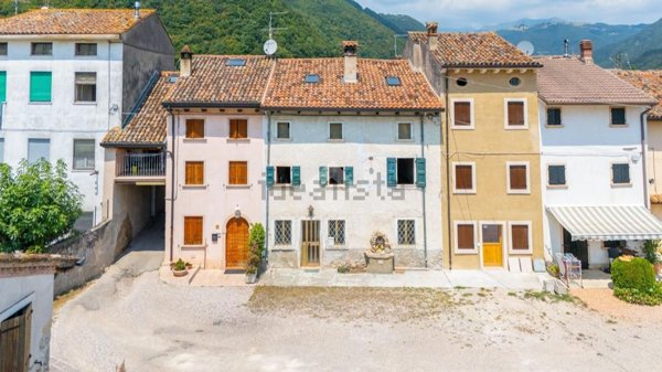 casale in vendita a Badia Calavena in zona Sant'Andrea