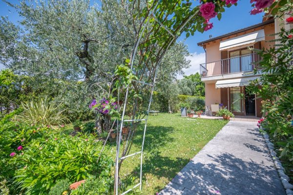 casa indipendente in vendita a Bardolino