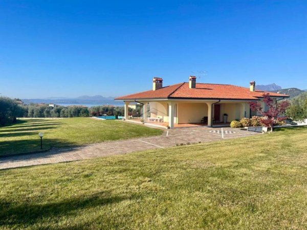 casa indipendente in vendita a Bardolino