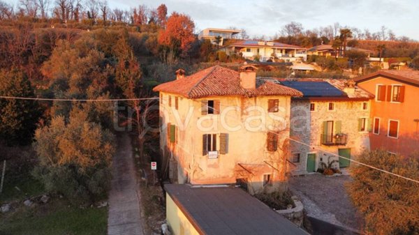 casa indipendente in vendita a Bardolino