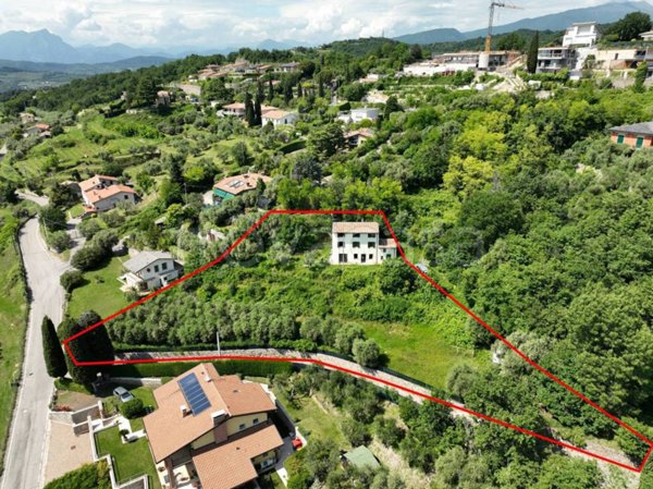 casa indipendente in vendita a Bardolino