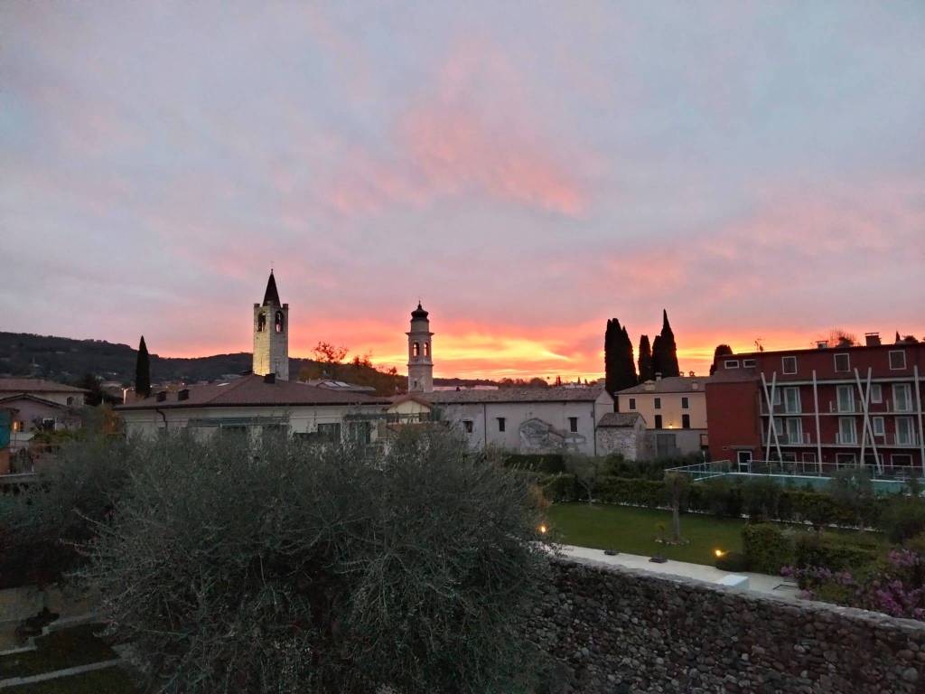 casa indipendente in vendita a Bardolino