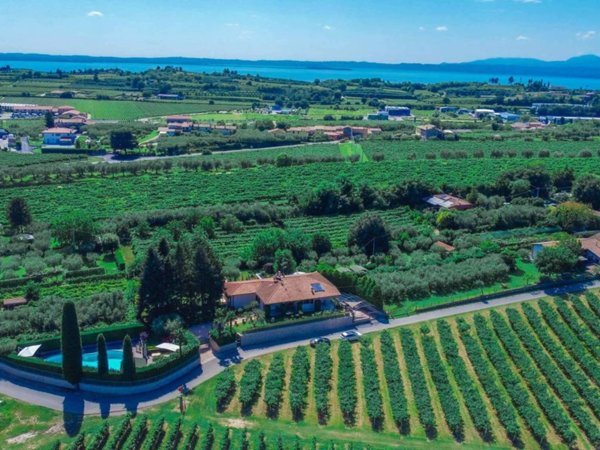 casa indipendente in vendita a Bardolino