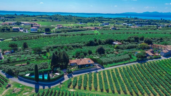 casa indipendente in vendita a Bardolino