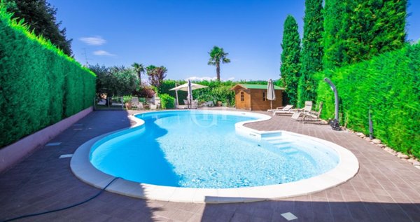 casa indipendente in vendita a Bardolino