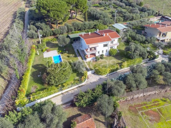 casa indipendente in vendita a Bardolino