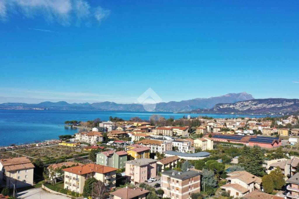 casa indipendente in vendita a Bardolino