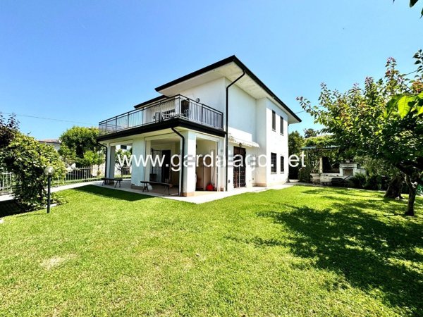 casa indipendente in vendita a Bardolino