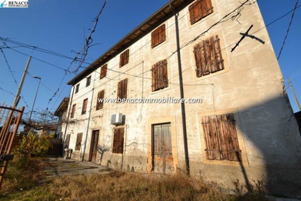 casa indipendente in vendita a Bardolino in zona Calmasino