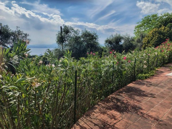 casa indipendente in vendita a Bardolino