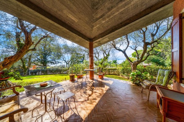 casa indipendente in vendita a Bardolino