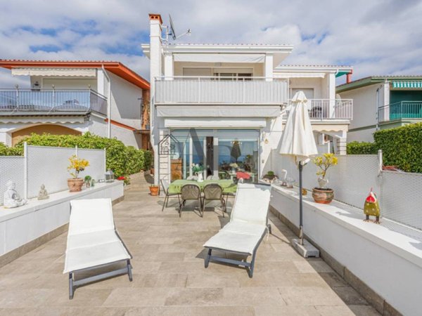 casa indipendente in vendita a Bardolino