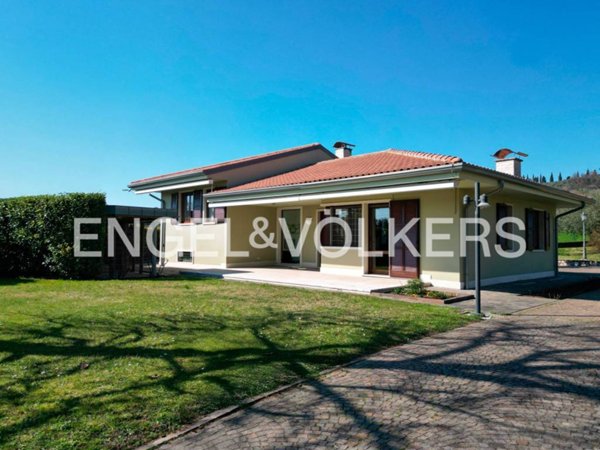 casa indipendente in vendita a Bardolino