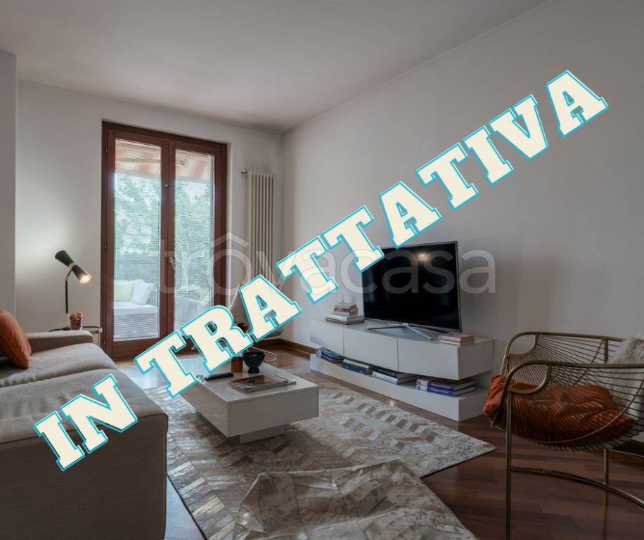 casa indipendente in vendita a Bardolino in zona Calmasino