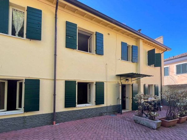casa indipendente in vendita a Bardolino