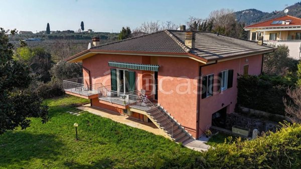 casa indipendente in vendita a Bardolino