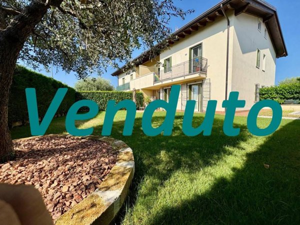 appartamento in vendita a Bardolino in zona Calmasino