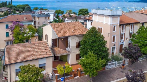casa indipendente in vendita a Bardolino