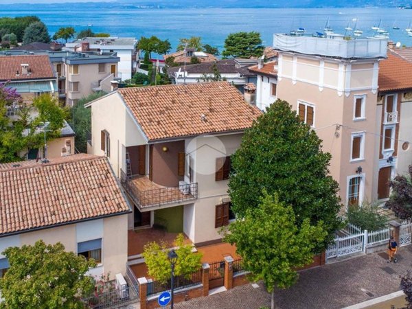 casa indipendente in vendita a Bardolino